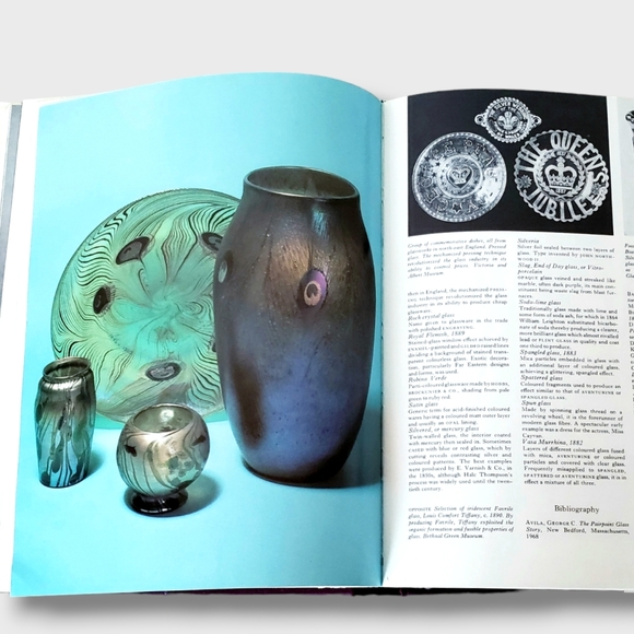 The Encyclopedia of Victoriana, a Book by Rainbird Reference Books, London 1975 - Picture 4 of 8